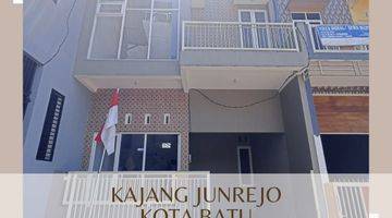 Gambar 1 Rumah Bagus 2 Lantai Harga Baik Di Junrejo Kota Batu.