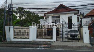 Gambar 2 Jual Rumah SHM Lantai 2 di Seminyak, Full Furnished, Jarang Ada 