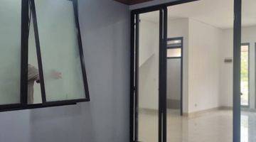 Gambar 3 Rumah 2 Lantai Sudah Renovasi Unfurnished Sertifikat Hak Milik di BSD, Tangerang