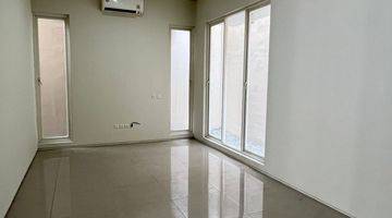 Gambar 5 Dijual Rumah Bagus Unfurnished Di Greenlake, Surabaya