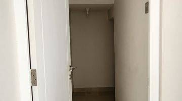 Gambar 5 Rumah 2 Lantai Baru Furnished SHM di Villa Tanara, Tangerang