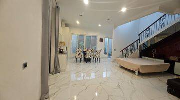 Gambar 4 Rumah Mewah Megah Asri Hook di Phg Aquamarine Gading Serpong