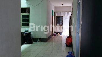 Gambar 4 RUMAH KOST DI KRAMAT