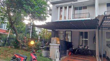 Gambar 1 Rumah Hoek 2,5 lantai di Pondok Hijau Golf Summarecon