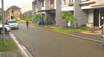 Gambar 2 Rumah 2 lantai Siap Huni di The Mozia, Cluster Amarine BSD City