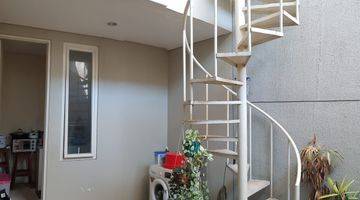 Gambar 4 Rumah 2 Lantai Bagus Unfurnished di Buona Vista Citraland, Surabaya