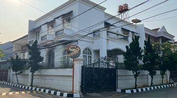 Gambar 1 Dijual Rumah Modern Classic di Gading Nias Kelapa Gading