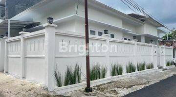 Gambar 1 Rumah modern dan mewah, siap huni. Sangat xocok sebagai rumah tinggal dan ruang usaha