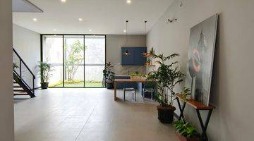 Gambar 4 Rumah Modern Industrial Dalam Komplek Elit Bsd