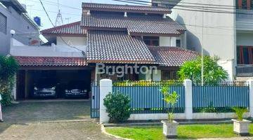 Gambar 1 RUMAH DI KEBAYORAN BARU