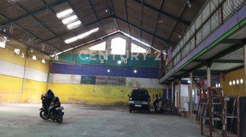 Gambar 1 Disewa Gudang Bekas Tempat Futsal Dan Bekas Shopee