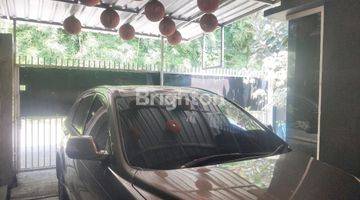 Gambar 2 RUMAH TINGGAL PINGGIR JALAN RAYA