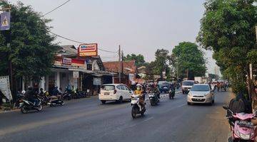 Gambar 3 Pabrik Luas Dan di Pinggir Jalan Raya Bogor