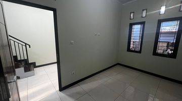 Gambar 5 Rumah 2 Lantai Bagus SHM di Pondok Pekayon Indah Blok Cc 17/7. Rt 004/016 Bekasi Selatan, Bekasi