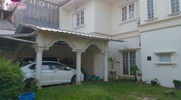 Gambar 2 Rumah Mewah Di Kota Wisata