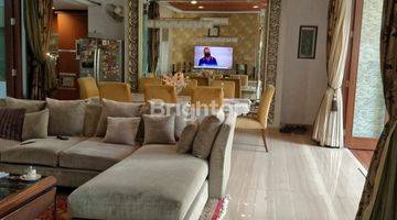 Gambar 1 Rumah Full Furnish Gaya Modern Tropis di Tebet