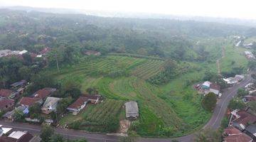 Gambar 1 Lahan Sawah Depan Aspal Besar Dekat Dengan Wisata 