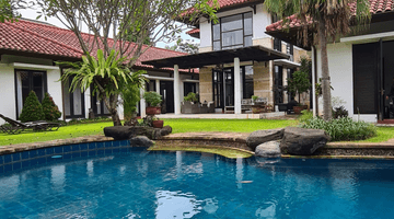 Gambar 1 Rumah 2 Lantai Bukit Golf Pondok Indah Taman, Pool, Carport Luas