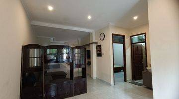 Gambar 1 Disewakan Rumah 2 Lantai Semi Furnished Area Fajar Indah