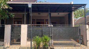 Gambar 3 Rumah Sudah Renovasi Semi Furnished SHM di Jl. Jambore Ii