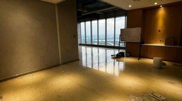 Gambar 4 Office Space Gold Coast Pik 