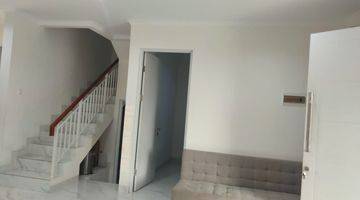 Gambar 3 Rumah Furnished 2 Lantai di Paramount Semarang