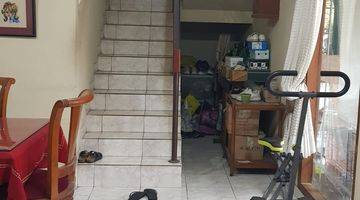 Gambar 3 Rumah 1,5 Lantai di Kawasan Bsd Lengkap Dengan Garasi Carpot