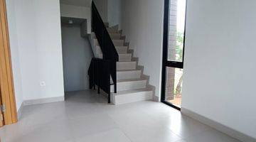 Gambar 1 Rumah 3 Lantai Brand New, Harga Bawah Pasar