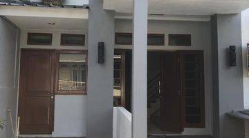 Gambar 1 Rumah 2 Lantai Dalam Komplek Akses Dan Lokasi Bagus