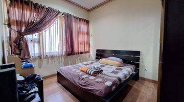 Gambar 5 Rumah 2 Lantai Semi Furnished di Kawasan Depok