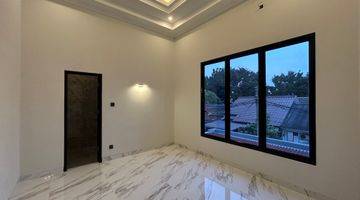 Gambar 5 Rumah Hook Minimalis Modern Baru di Kawasan Komplek Bsd