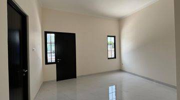 Gambar 5 Rumah Baru Unfurnished di Dalam Cluster Bsd Timur