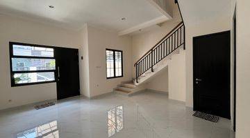 Gambar 3 Rumah Baru Unfurnished di Dalam Cluster Bsd Timur