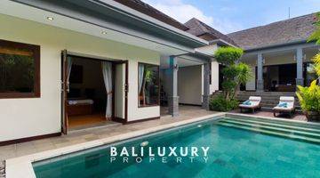 Gambar 3 Villa Turun Harga Dari Idr 7,819,000,000 Menjadi Idr 5,150,000,000 Hak Milik Dengan Arsitektur Bali Di Pererenan