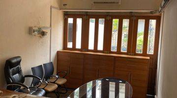 Gambar 3 Rumah di Ancol Barat Gaya Classic Furnished Lantai Marmer