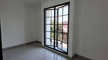 Gambar 5 Dijual Rumah Baru Kolonial Modern Style Kertajaya Indah