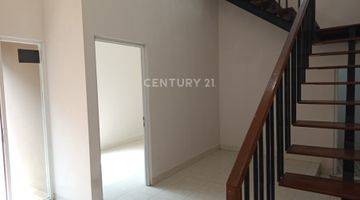 Gambar 1 Rumah 2 Lantai One Gate System Di Tyara Residence Jatiasih S8285