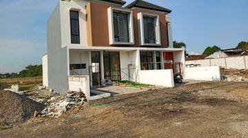 Gambar 1 Rumah 2 Lantai Lokasi Nol Jln Provinsi 2 Lantai Sudah Renovasi Rumah Shm Selatan