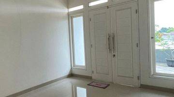 Gambar 3 Jual Rumah Cantik 2 Lantai Semi Furnished Di Penggilingan Jakarta Timur