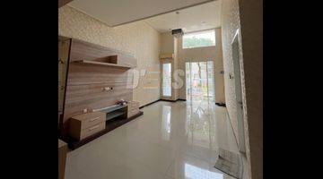 Gambar 2 Pantai Mentari,  Rumah  Bagus, Dijual,  Semi Furnished,  SHM - Sertifikat Hak Milik