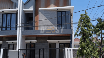 Gambar 5 Rumah 2 Lt Semi Furnished SHM di Sutorejo Prima Selatan, Surabaya