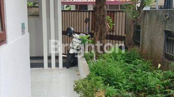 Gambar 1 Rumah siap huni, Cozy, 2 Row Jalan, Di Pulo Asem ( R 1409 S)