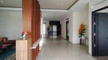 Gambar 5 Rumah 3 Lantai Full Furnished SHM di Dago Resort Bandung