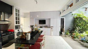 Gambar 2 Rumah 2 Lantai Konsep Tropis Asri Full Furnished SHM di Arcamanik, Bandung