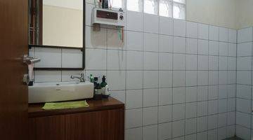 Gambar 3 Rumah 2 Lantai Semi Kontemporer Full Furnished SHM di Geger Kalong, Bandung