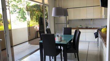 Gambar 4 Rumah 3 Lantai Baru Furnished SHM di Cigadung, Bandung