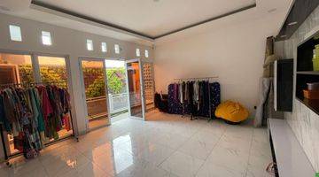 Gambar 3 Rumah 2 Lantai Konsep Tropis Asri Full Furnished SHM di Arcamanik, Bandung