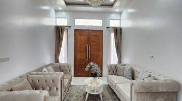 Gambar 1 Dijual Rumah White House 2 1 2 Lantai Full Furnished