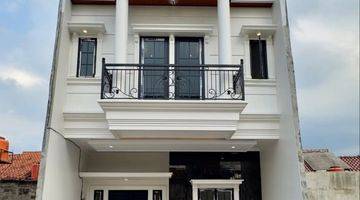 Gambar 1 Dijual Rumah Semi Furnished Jakarta Selatan