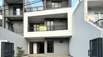 Gambar 2 Sisa 1 Unit Brand New House Tebet Barat Siap Huni 